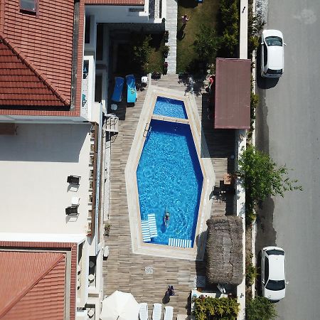 Aksu Hotel Alacatı Bagian luar foto