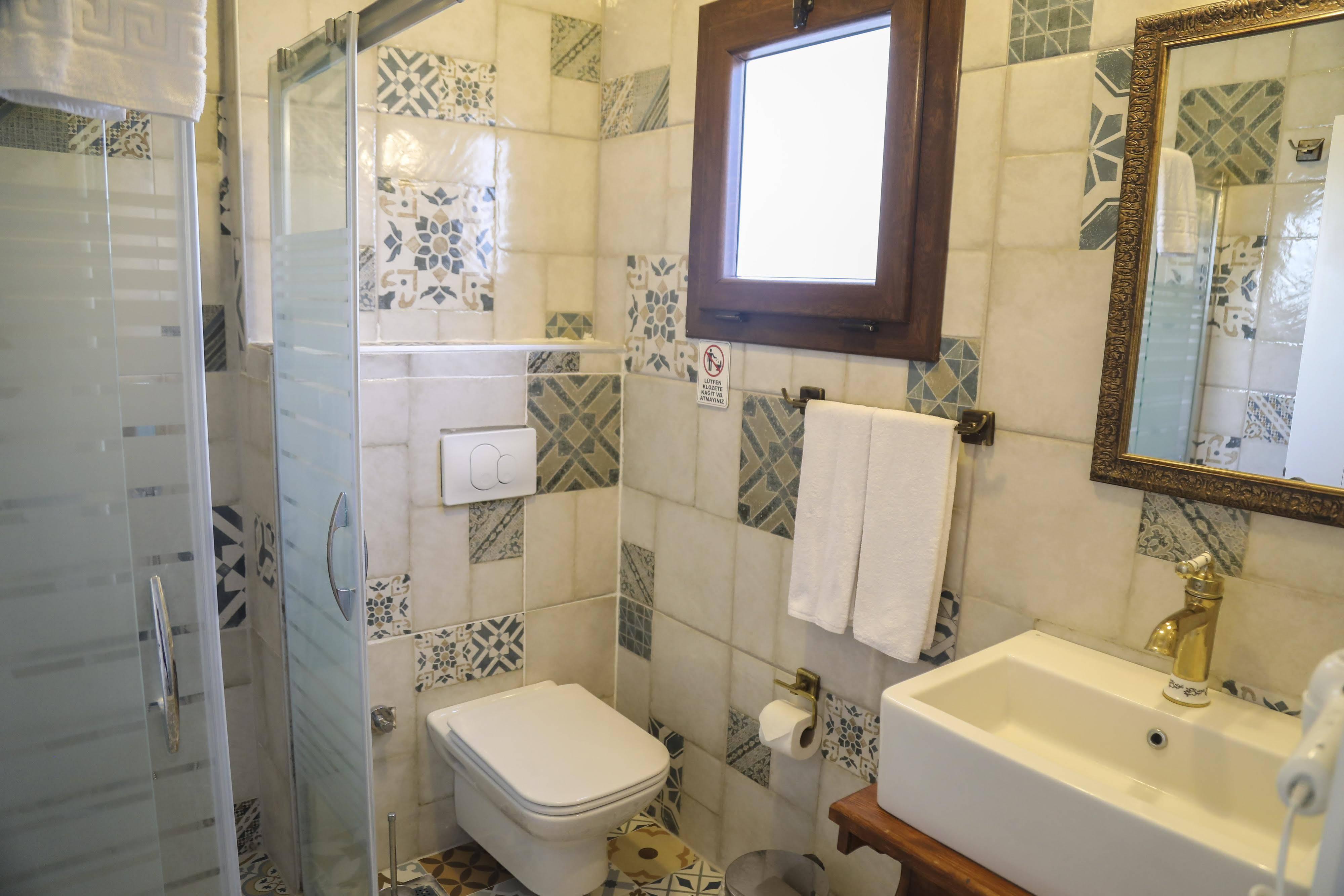 Aksu Hotel Alacatı Bagian luar foto