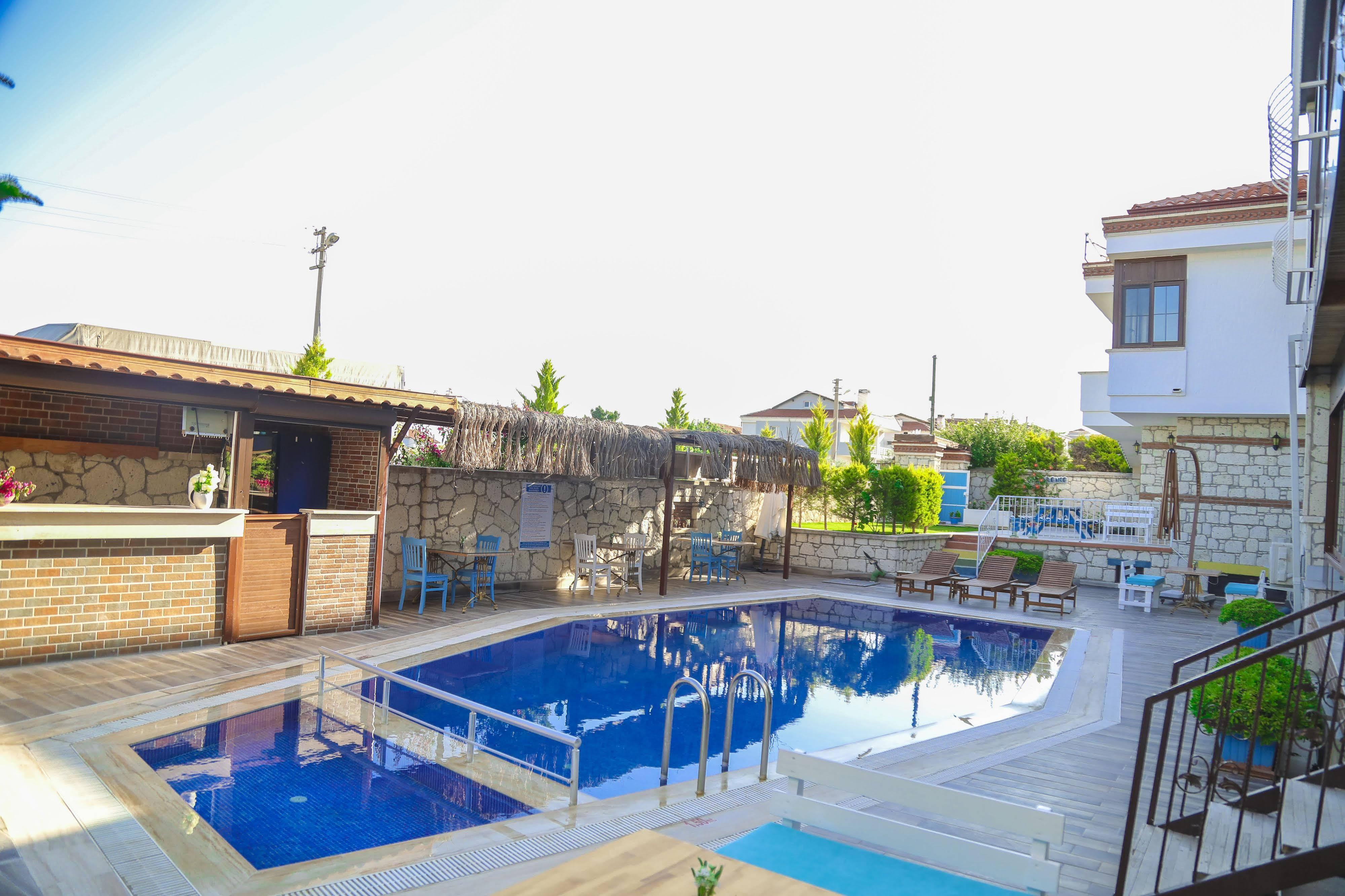 Aksu Hotel Alacatı Bagian luar foto