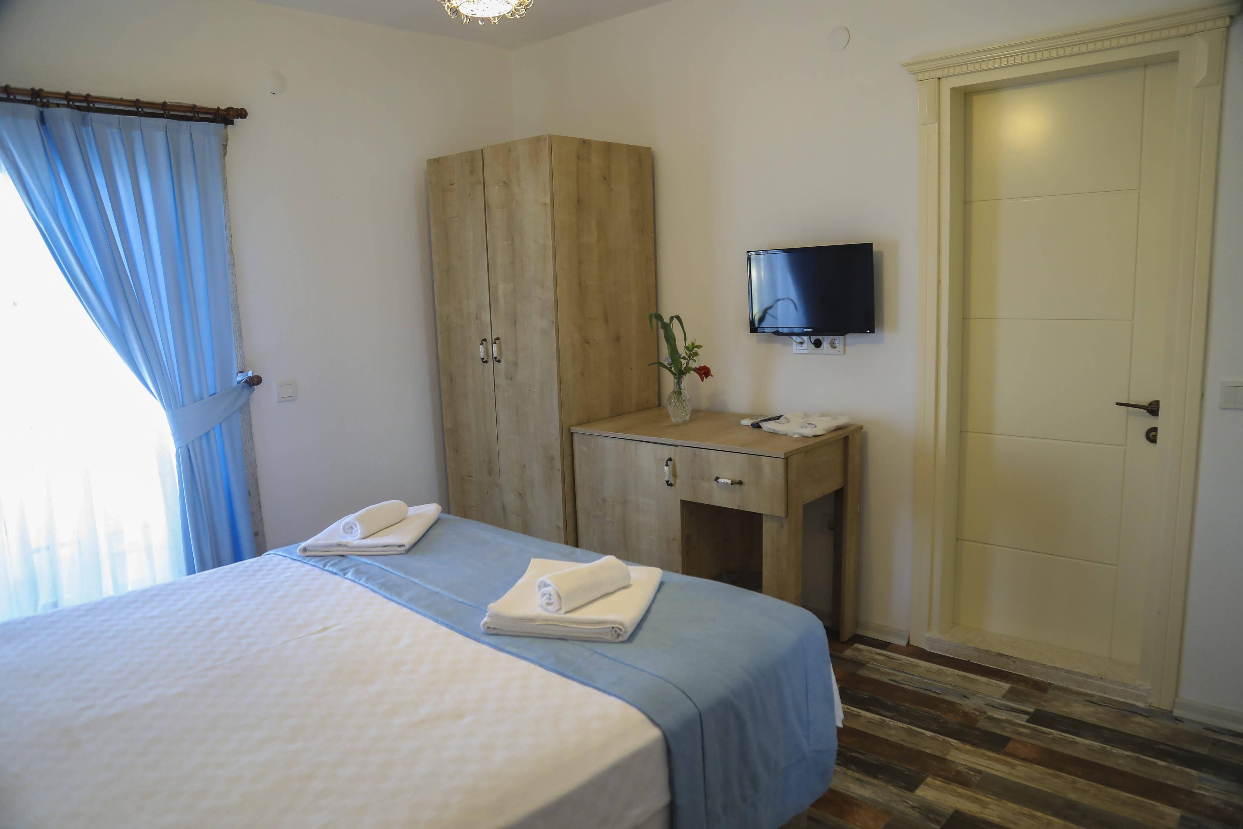 Aksu Hotel Alacatı Bagian luar foto