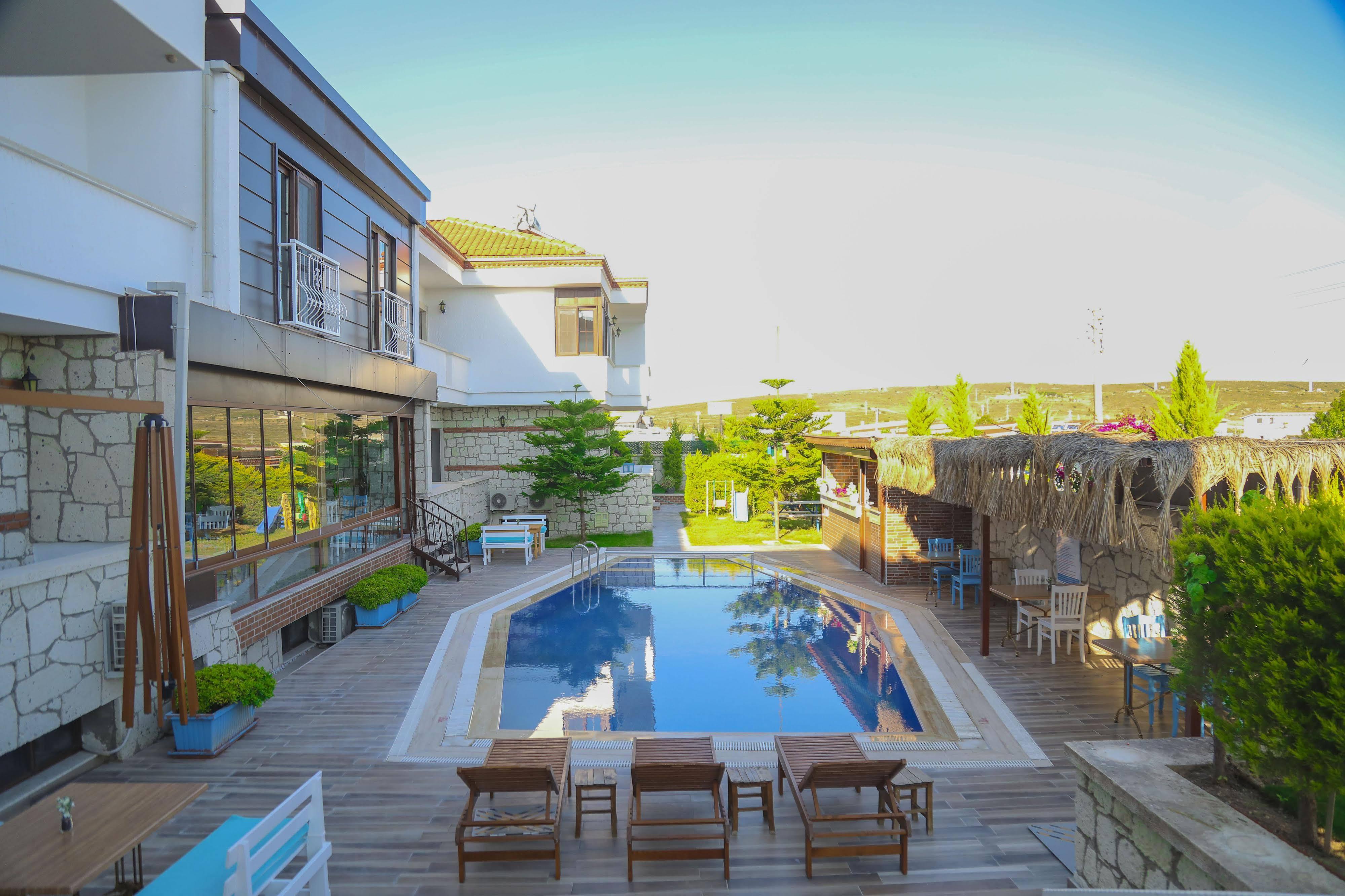Aksu Hotel Alacatı Bagian luar foto