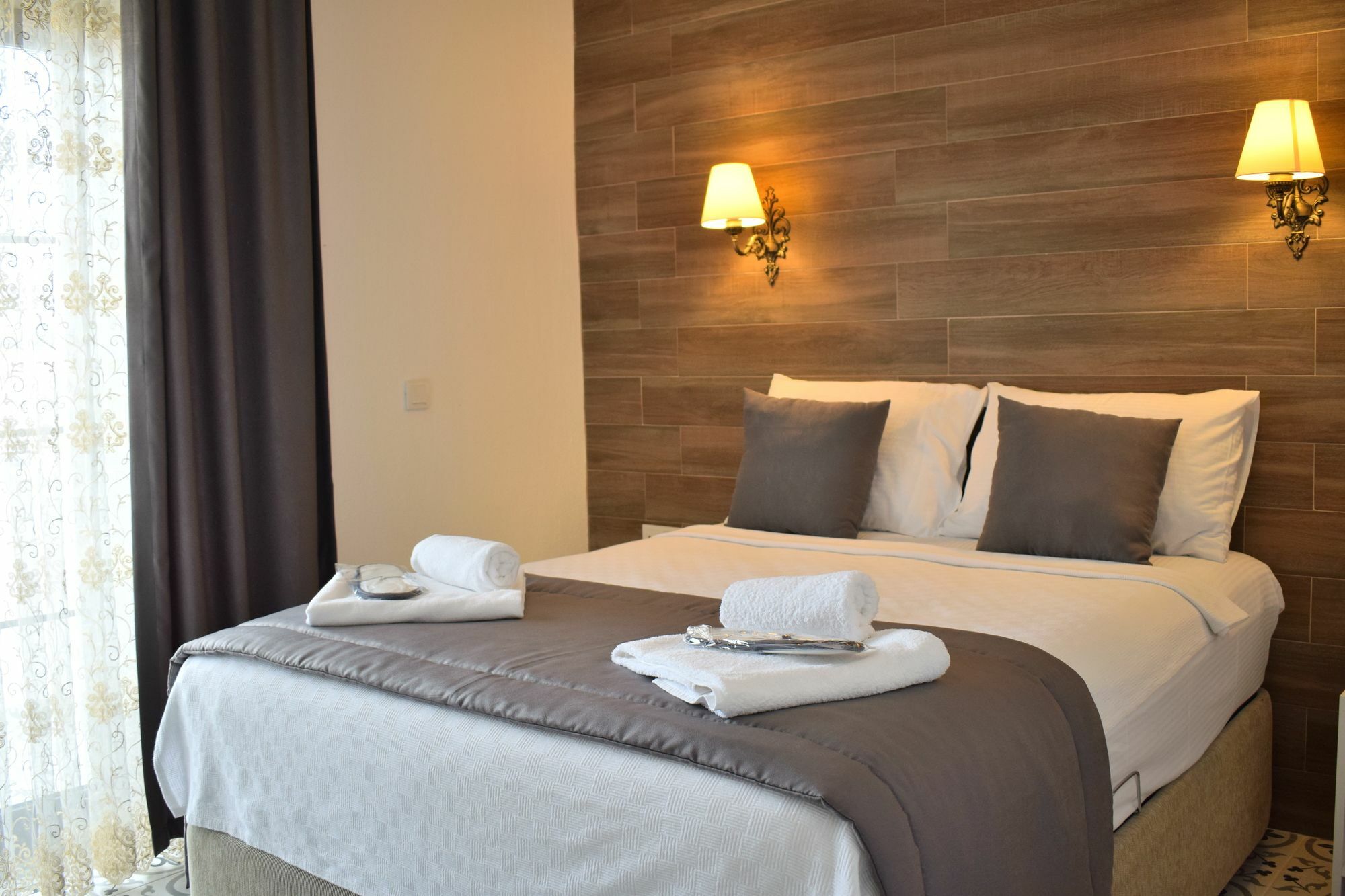 Aksu Hotel Alacatı Bagian luar foto